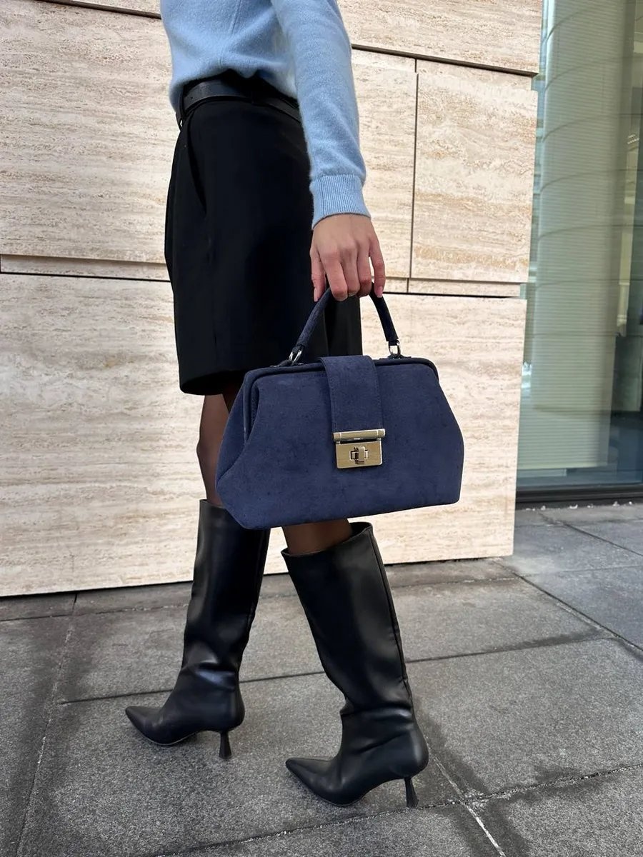 Саквояж Shapely bags натуральная кожа синий 4.2 л