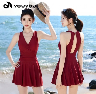 Купальник слитный TR trendy бордовый