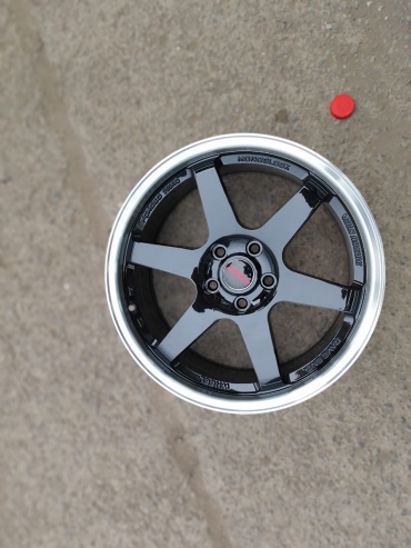 Rainbow Volk 8x18/5x114.3 D73.1 ET35 4 диска черный, серебристый
