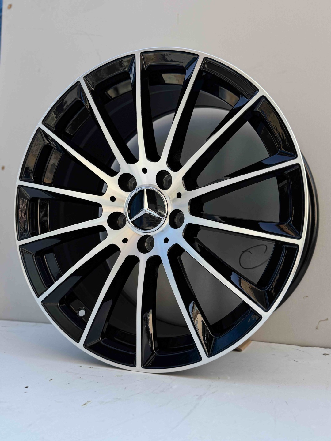 Mercedes-Benz t/g h3061ff 8/9x18/5x112 D66.5 ET36.42 4 диска черный, серебристый