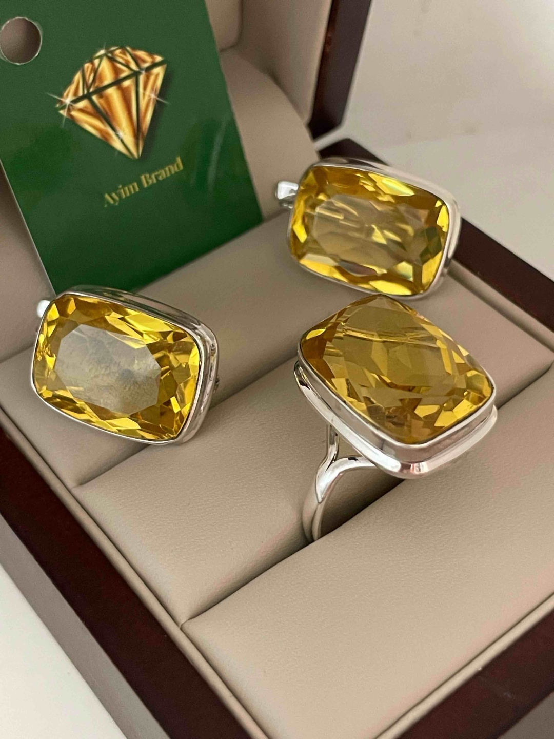 Ayim Brand 376474625 вес 18.84 г серебро, цитрин