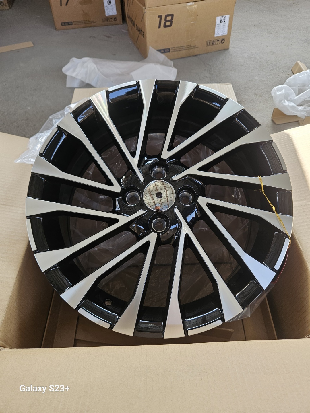 Fonyee BK1373 6.5x17/4x100 D60.1 ET45 4 диска черный