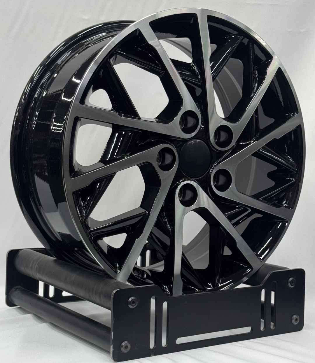 486 6.5x16/5x114.3 D67.1 ET48 4 диска черный, серебристый