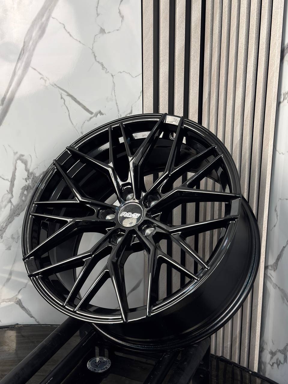 Top Grade EXPH3235F 8.5x18/5x114.3 D67.1 ET40 4 диска черный
