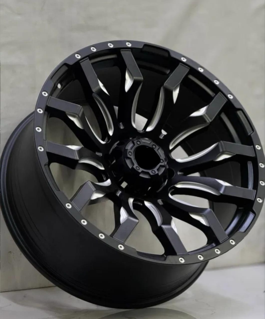 Rainbow FUEL 124 9x20/6x139.7 D110.1 ET0 4 диска черный, серебристый