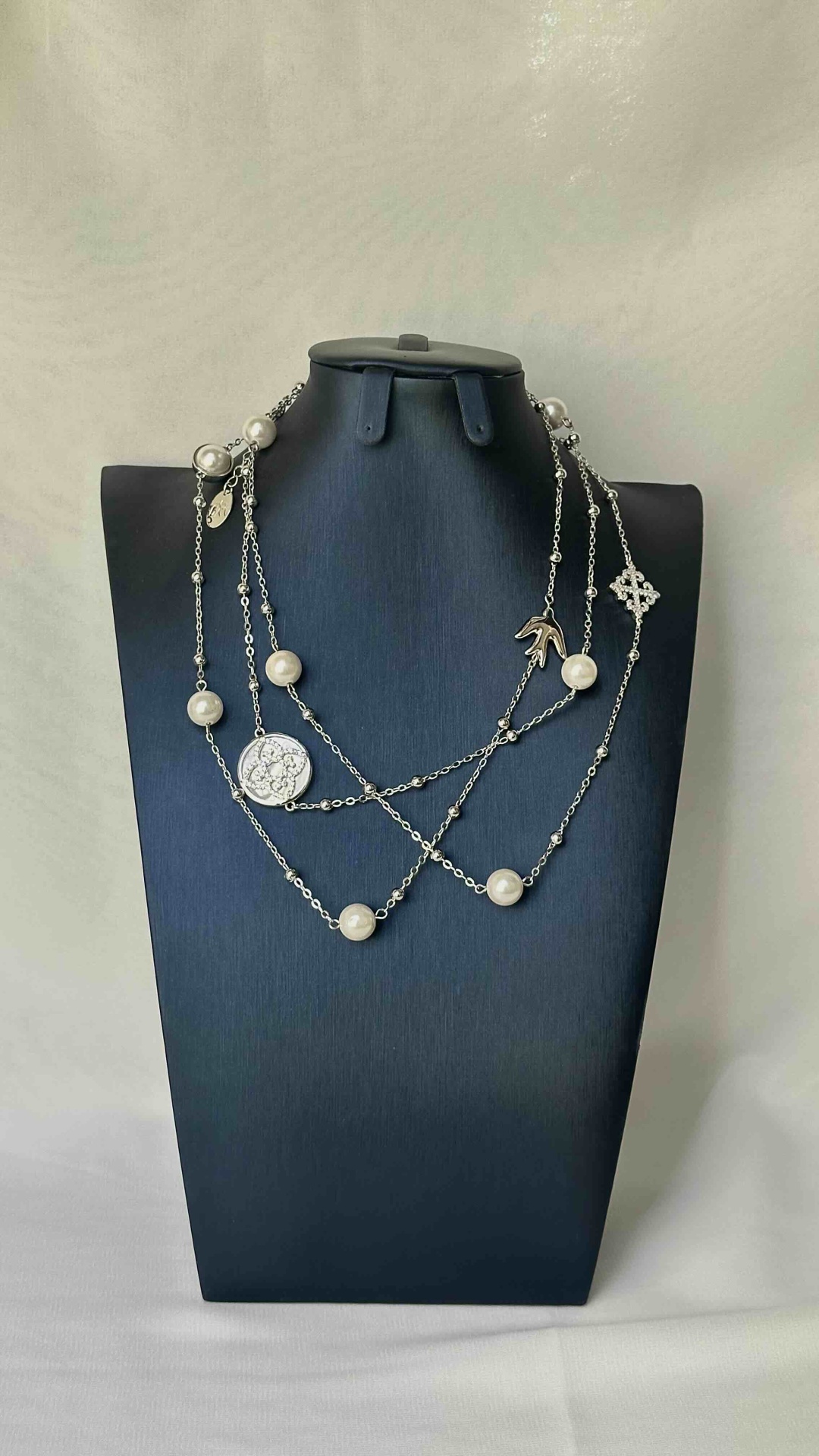 THE BEAD длина 140 см латунь, нержавеющая сталь, жемчуг