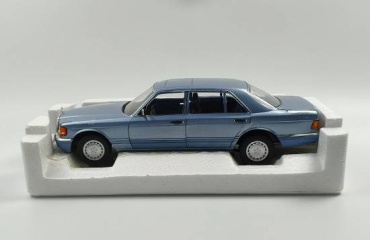 Мерседес Бенц 560 SEL