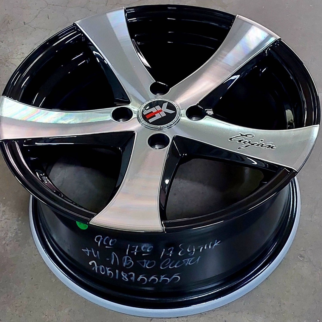 Black Series R15 CALIFORNIA BM ТЦ АВТО СИТИ 17-БУТИК АЛМАТЫ 7x15/4x100 D67.1 ET30 4 диска черный, серебристый