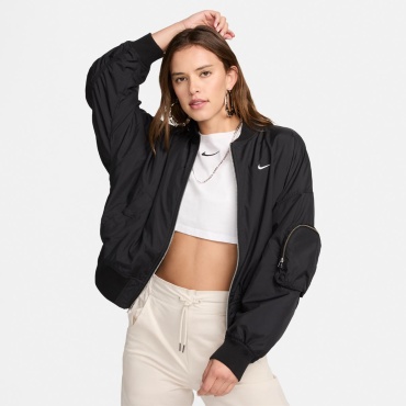 Демисезонная куртка Nike черный