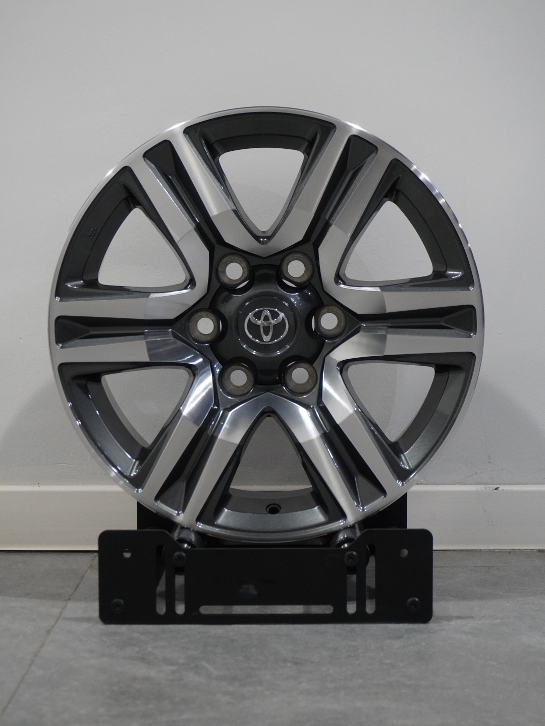 PDW TURONE 7.5x17/6x139.7 D106.1 ET25 4 диска серый