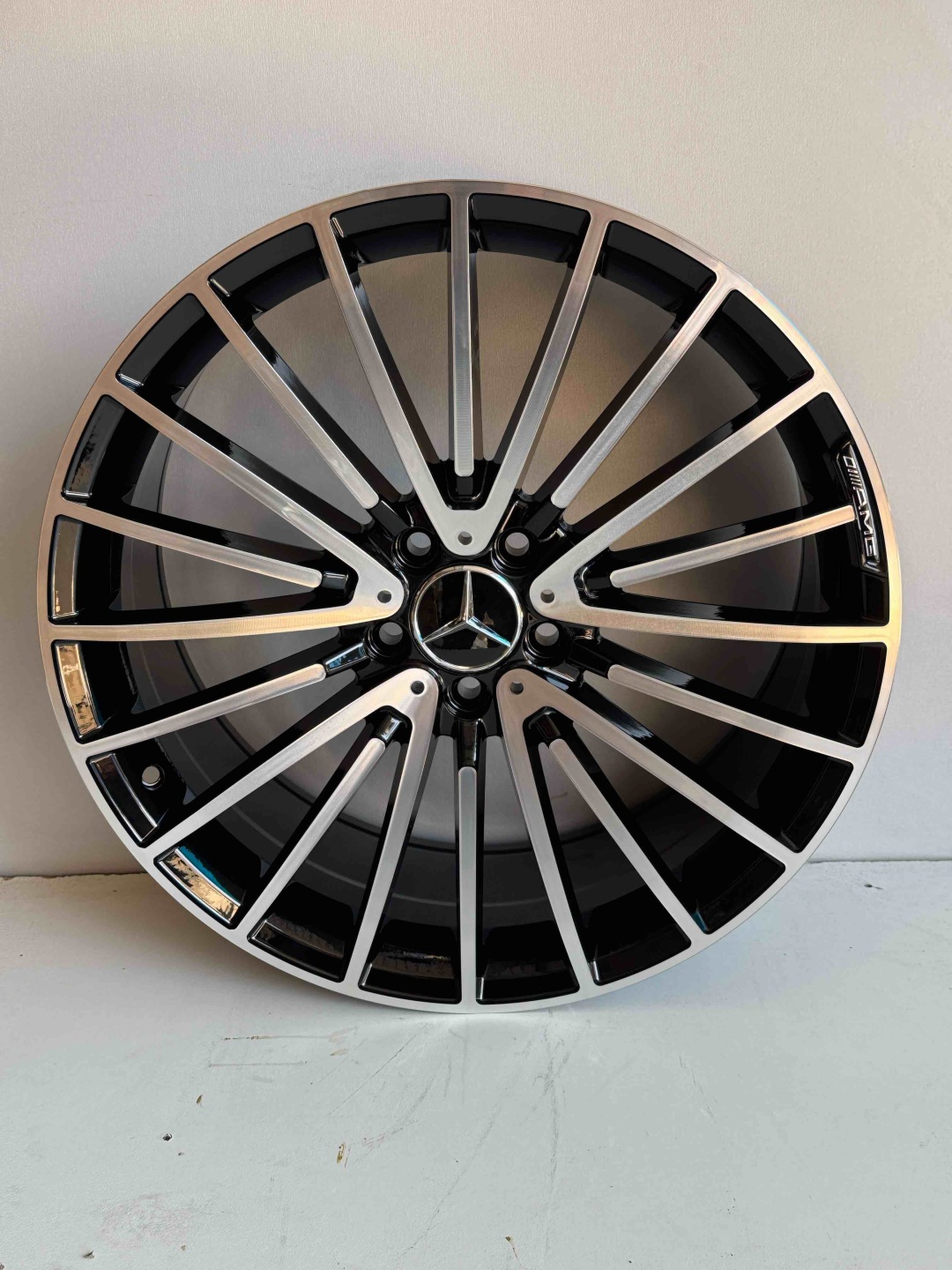 Mercedes-Benz fbx122 T/G 8.5/9.5x20/5x112 D66.56 ET45.4 4 диска черный, серебристый