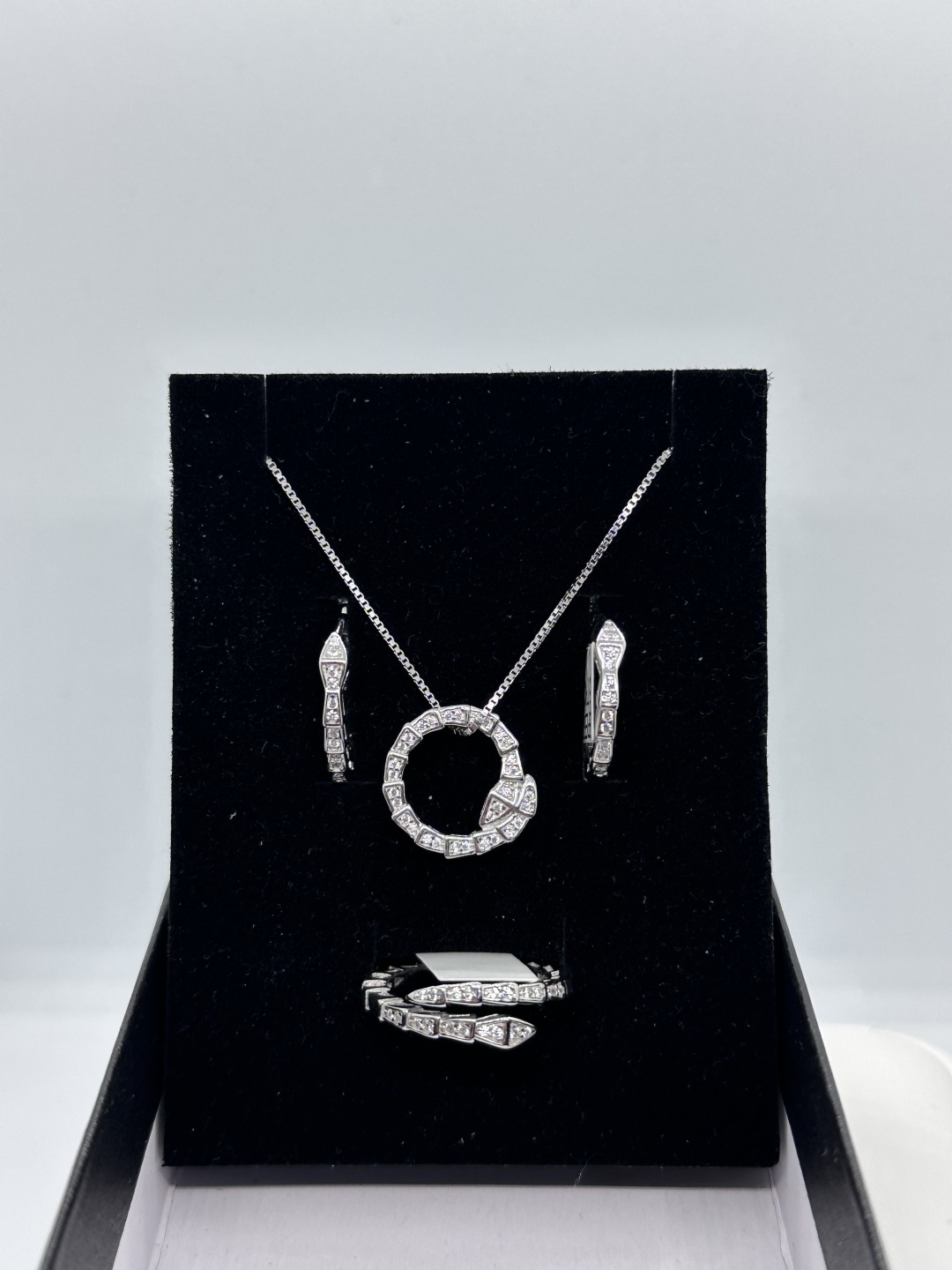 Silver Gold Almaty 67435645 вес 10.6 г серебро, фианит