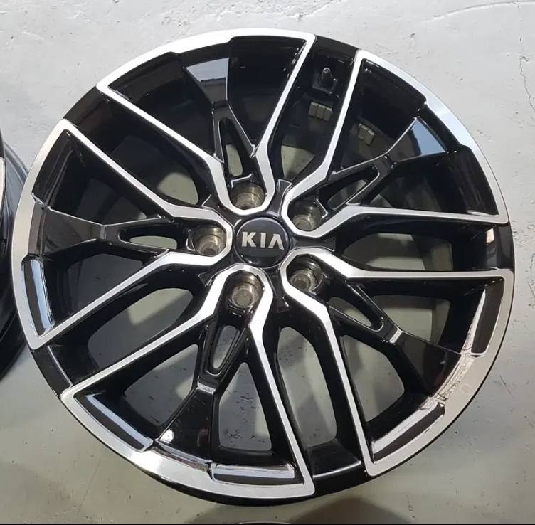 KIA K2727 8x19/5x114.3 D67.1 ET45 4 диска черный, серебристый