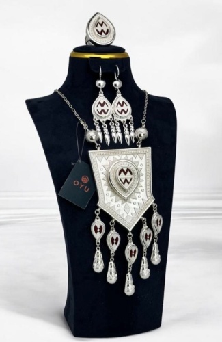 18 КАРАТ 87654 вес 90 г серебро, эмаль