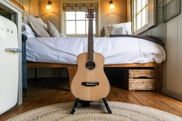 Гитара акустическая BLACKSTAR Carry-On Mini Electro Acoustic Guitar BA816010 коричневый
