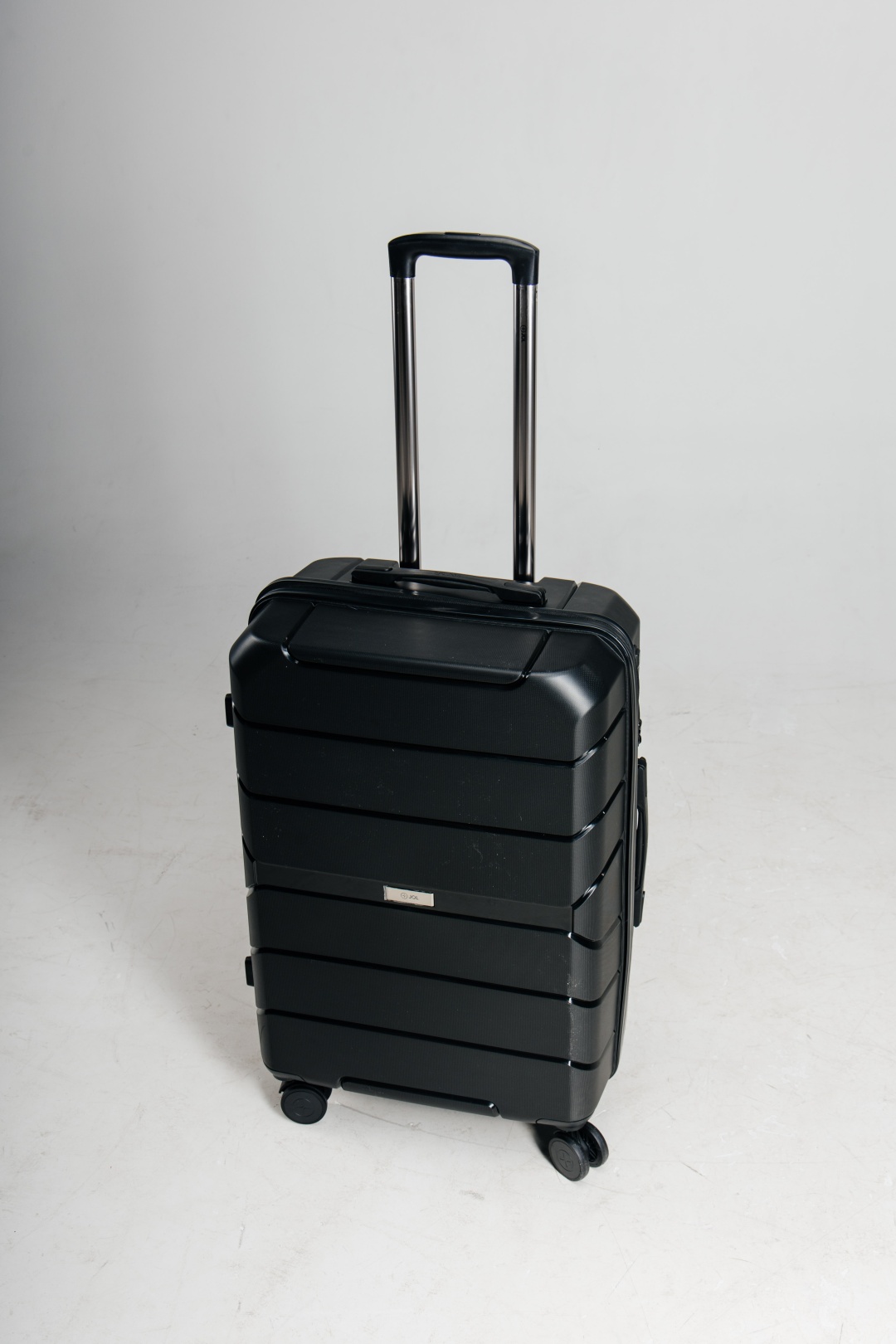 Комплект чемоданов JOL 514687-45684 полипропилен 260 л черный