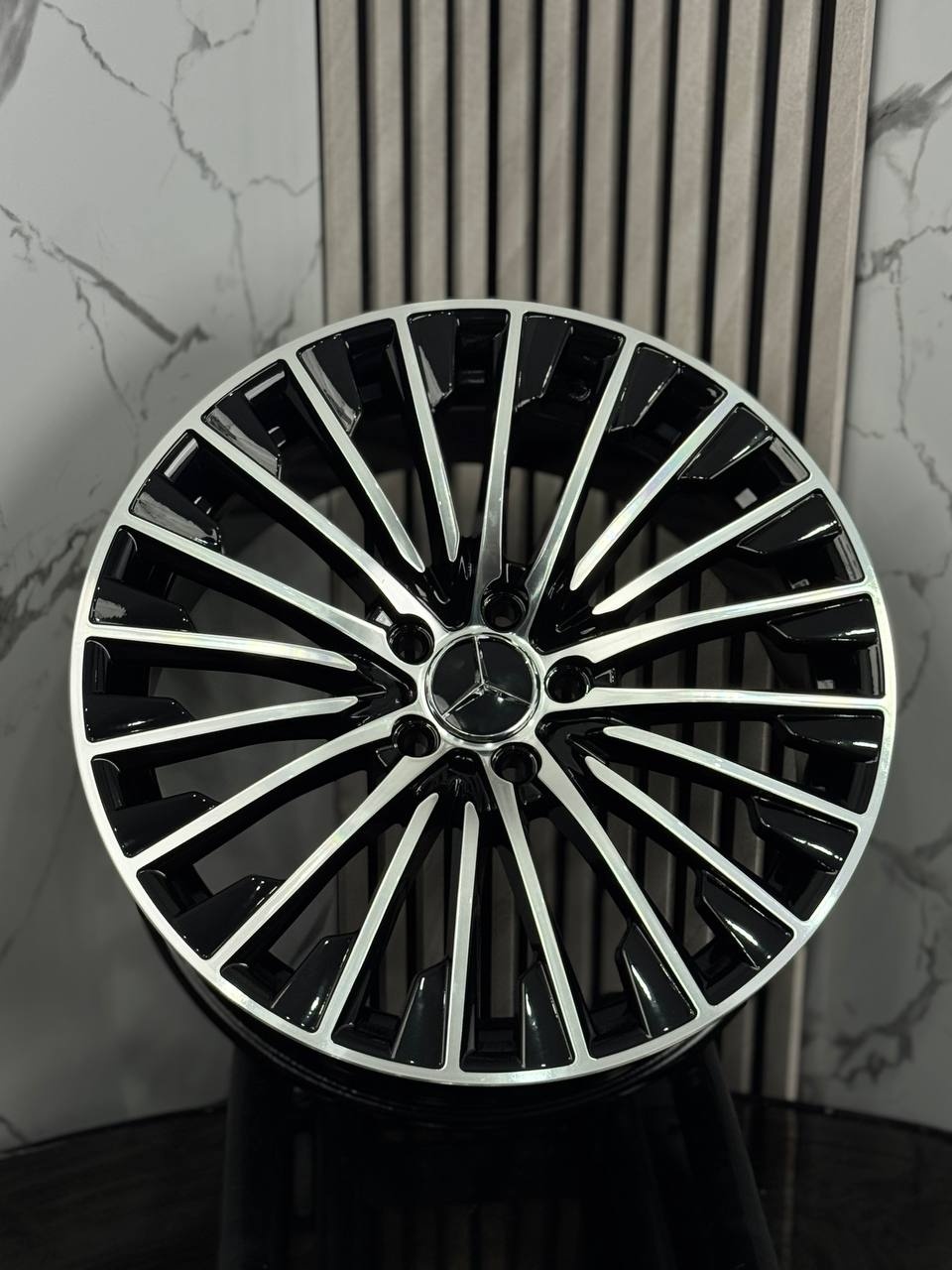 Top Grade MERCEDES FBX132 8.5/9.5x19/5x112 D66.56 ET40.45 4 диска серебристый, черный