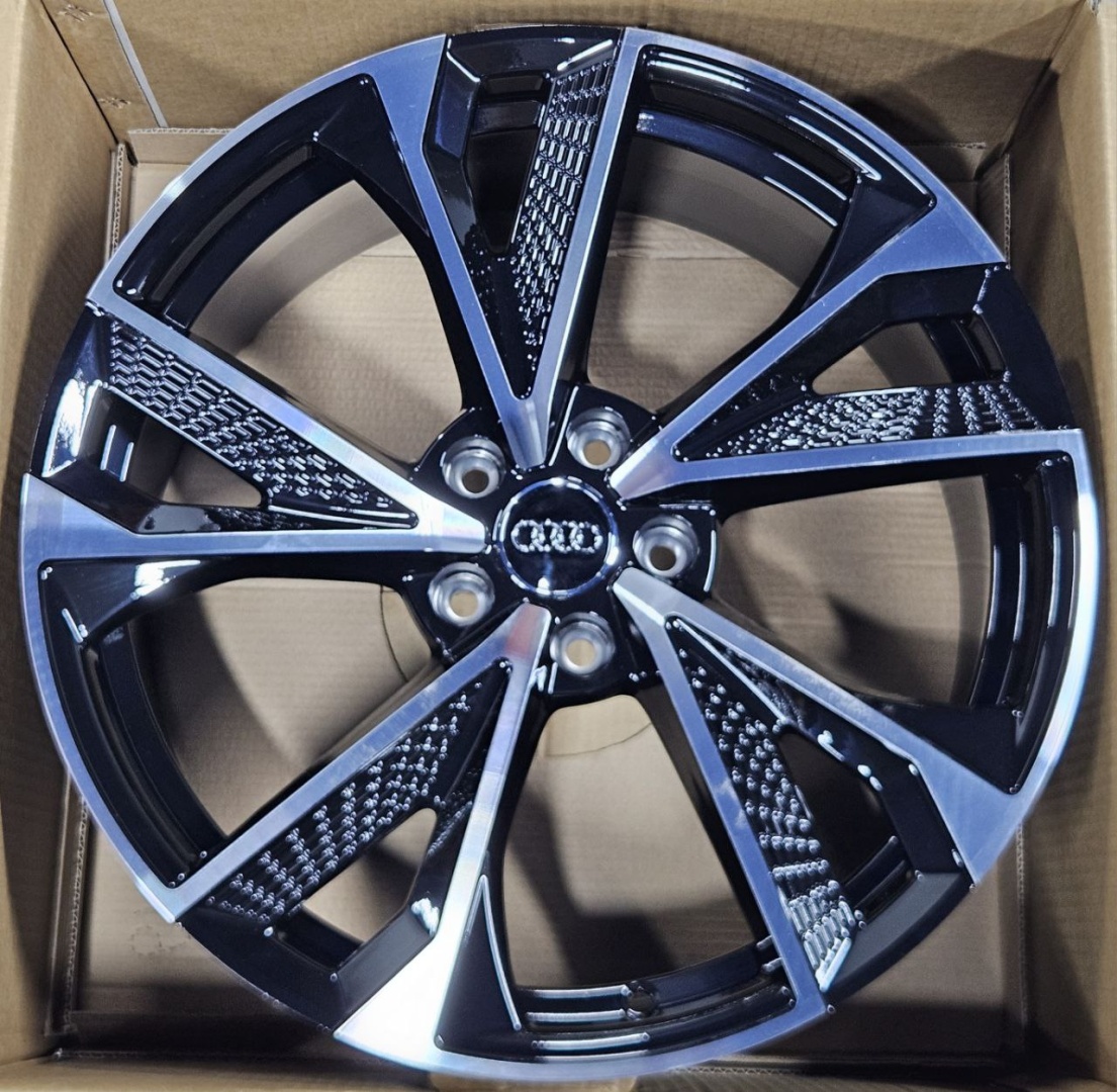 Fonyee SM FF532 8.5x19/5x112 D66.45 ET35 4 диска черный