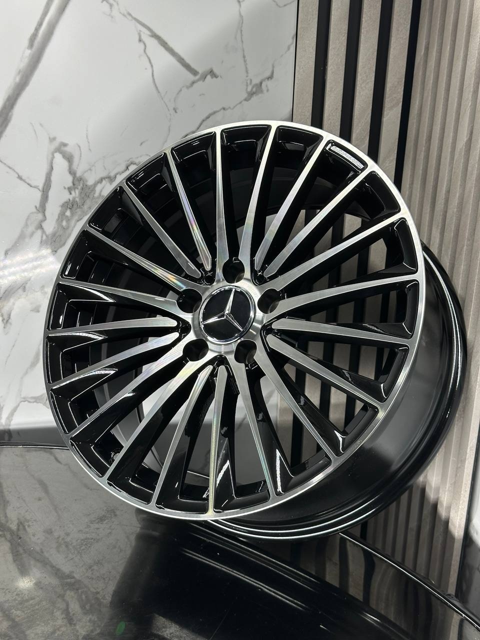 Top Grade Mercedes FBX149_8 8x18/5x112 D66.56 ET35 4 диска серебристый, черный