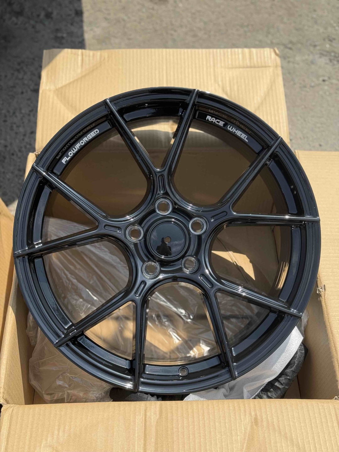 Procast Flow forming 2072 8x18/5x114.3 D73.1 ET35 4 диска черный