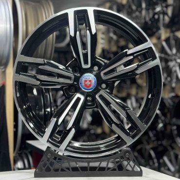 HRE FBX009-8 8x18/5x114.3 D73.1 ET35 4 диска черный, серебристый
