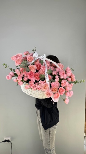ROYAL FLOWERS Semeу композиция в оформлении кустовая пионовидная роза 21 шт 50 см
