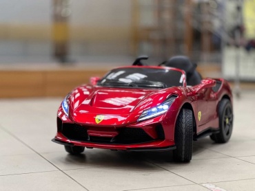 KYE Ferrari F8 красный