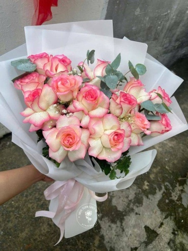 Flowers by Mariya букет с открыткой роза, эвкалипт 13 шт 65 см
