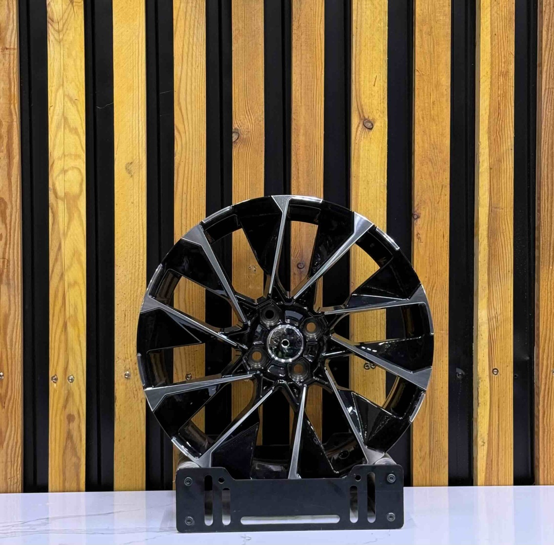 AvtoStyle 1147 7x17/4x100 D73.1 ET37 4 диска черный, серебристый