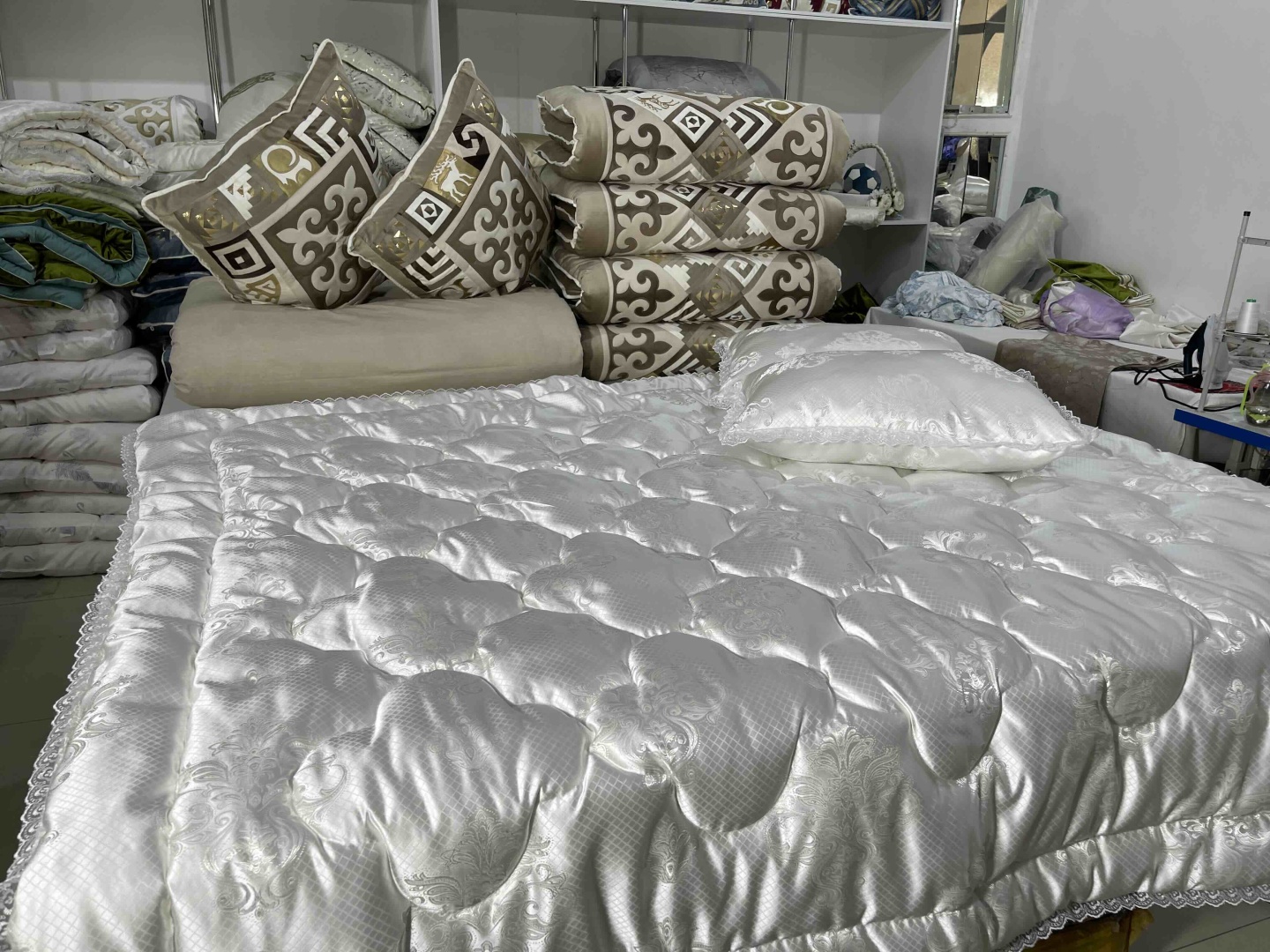Samruk körpe комплект корпе с подушками 230x80 см, вата, айвори, капучино