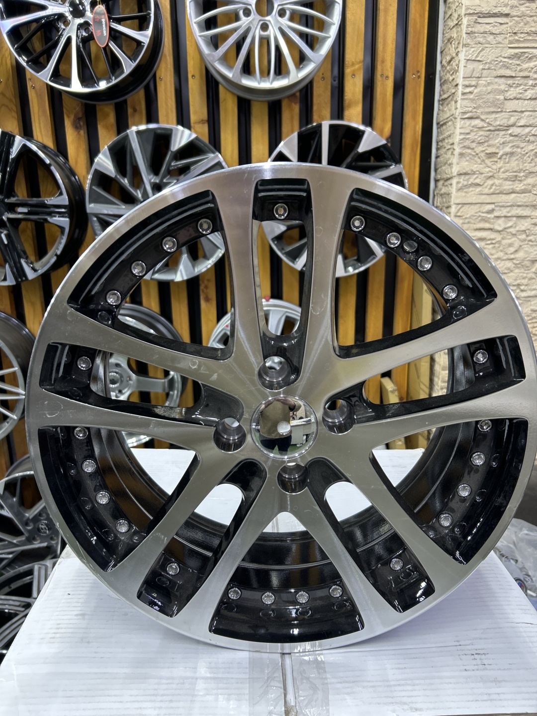 LKN Lkn81 6.5x16/4x98 D58.6 ET35 4 диска черный, серебристый