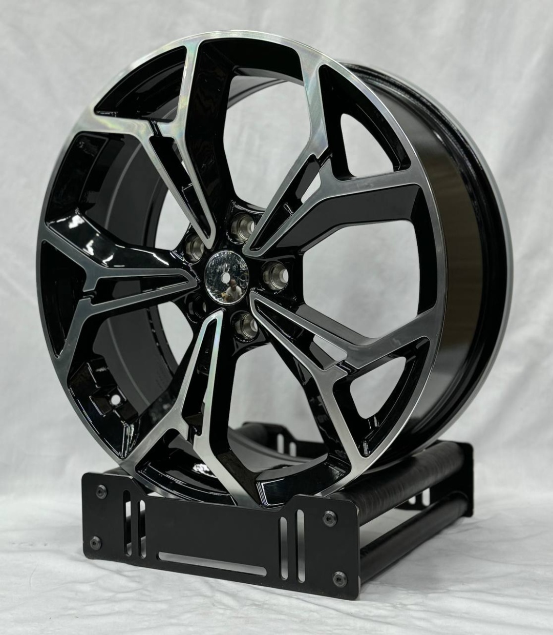 Wheels 5963 7.5x19/5x114.3 D67.1 ET50 4 диска черный, серебристый