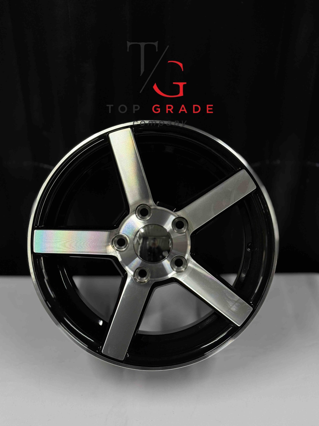 Top Grade Top grade0064 6.5x15/5x114.3 D67.1 ET30 4 диска черный, серебристый