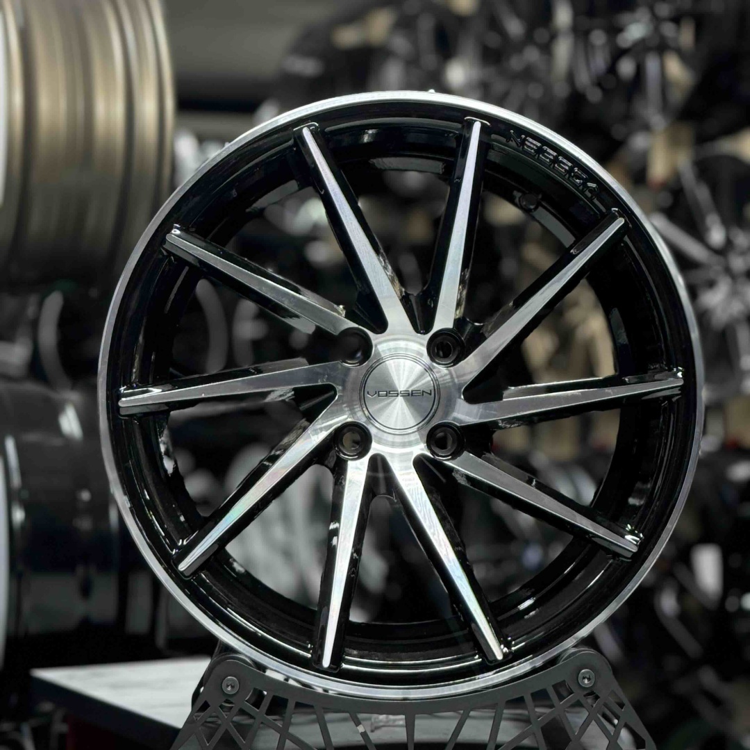 Vossen OC175 7x16/4x98 D58.6 ET33 4 диска черный, серебристый