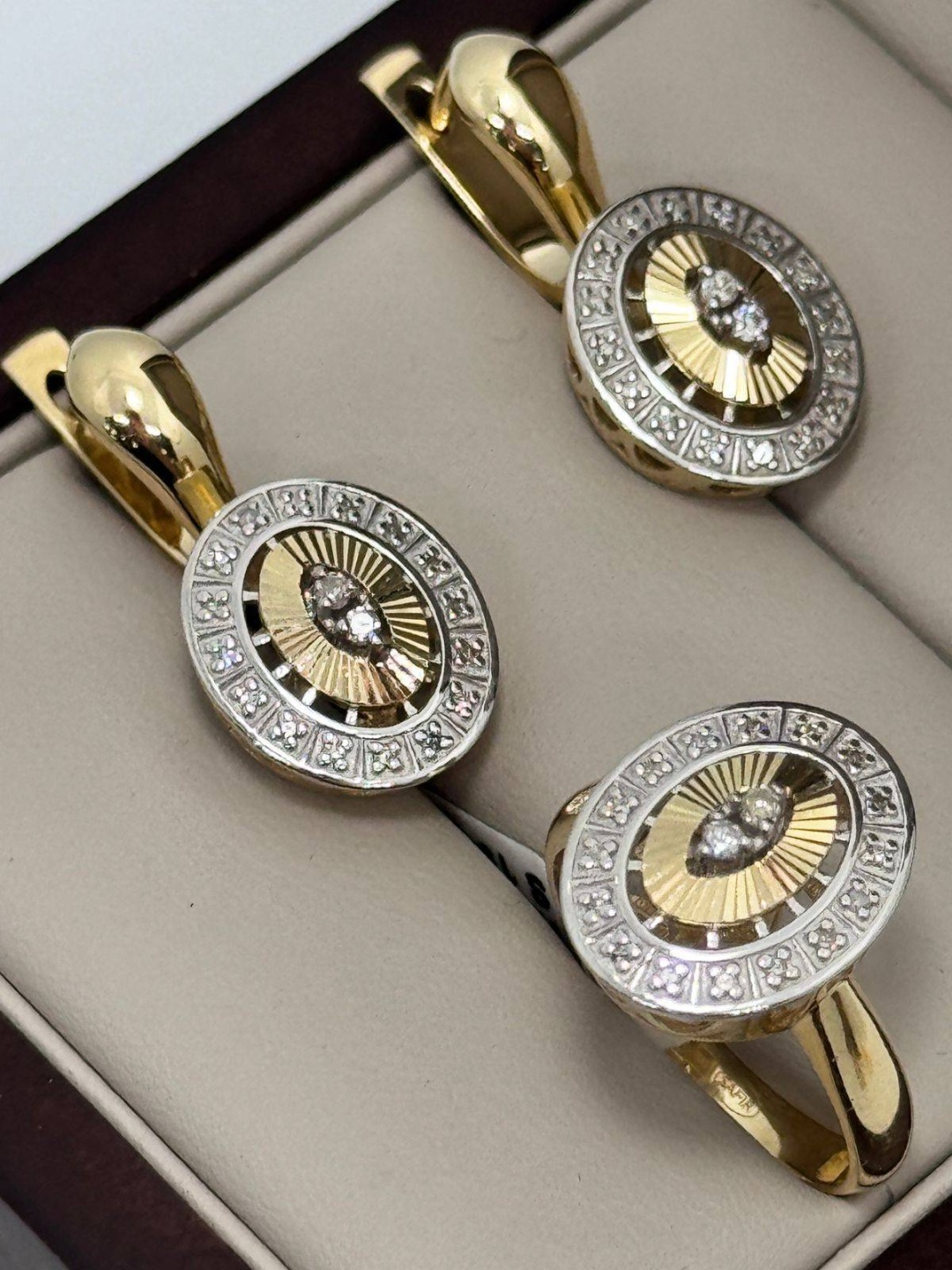DARI GOLD 72727 вес 8.85 г золото, бриллиант