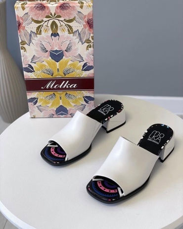 Шлепанцы Molka белый