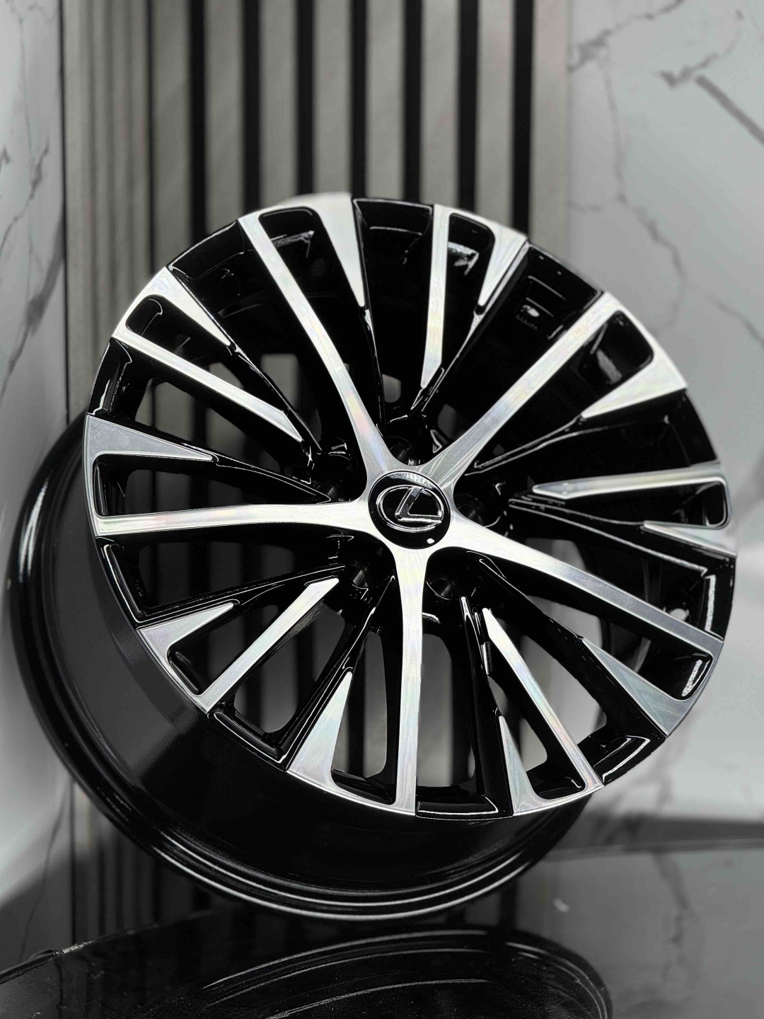 Top Grade RX 952 8x18/5x114.3 D60.1 ET40 4 диска черный, серебристый