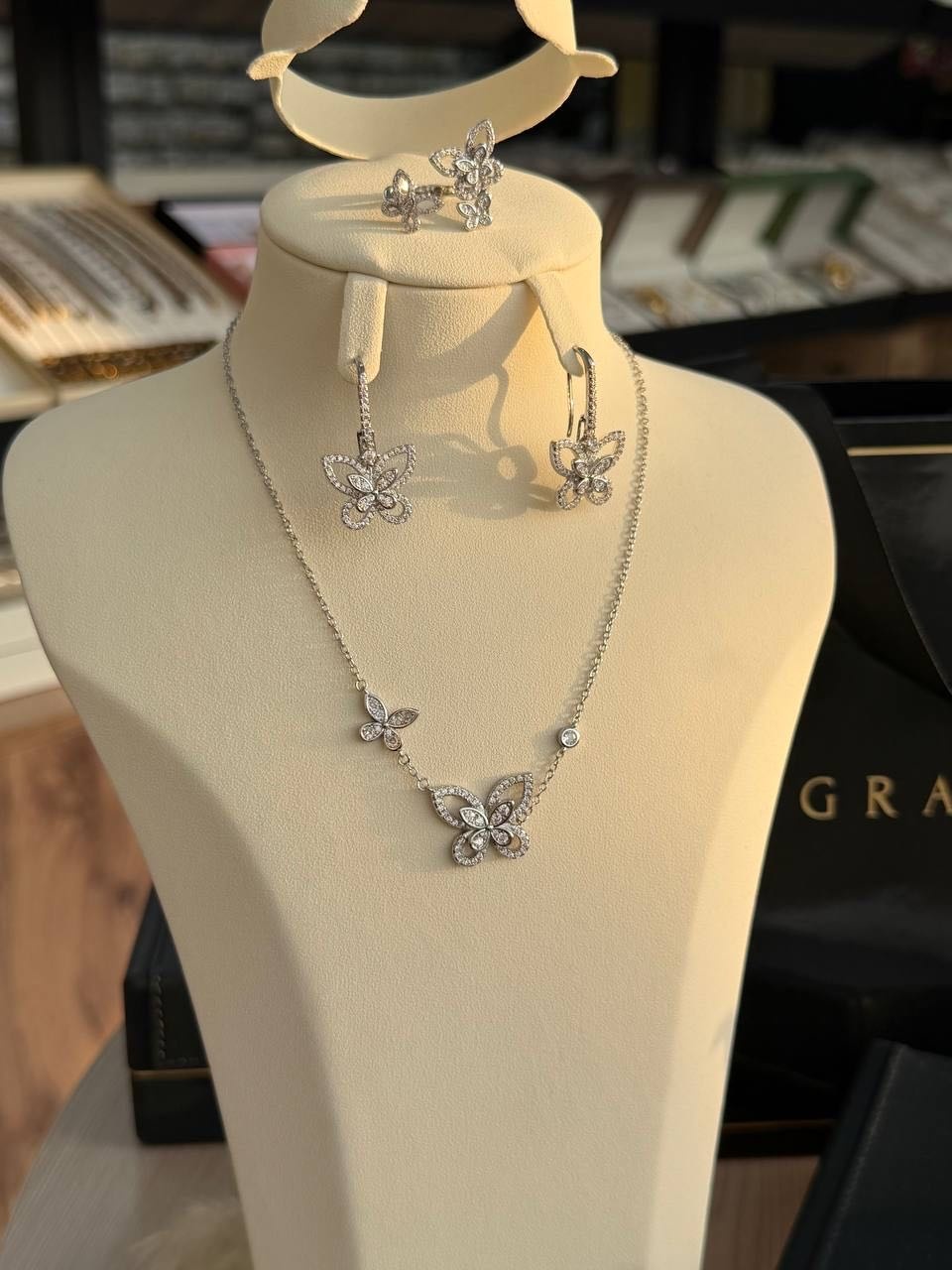 Комплект медицинское золото, натуральный камень, кристаллы Swarovski