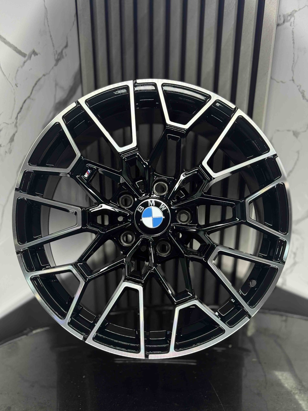 Top Grade T/G 3209 8/9x18/5x120 D72.56 ET35 4 диска черный, серебристый