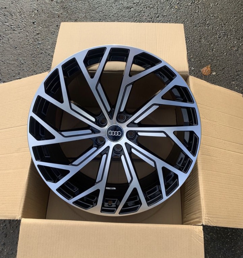 Rainbow Dance AUDI 8182 8.5x19/5x112 D66.6 ET35 4 диска черный, серебристый