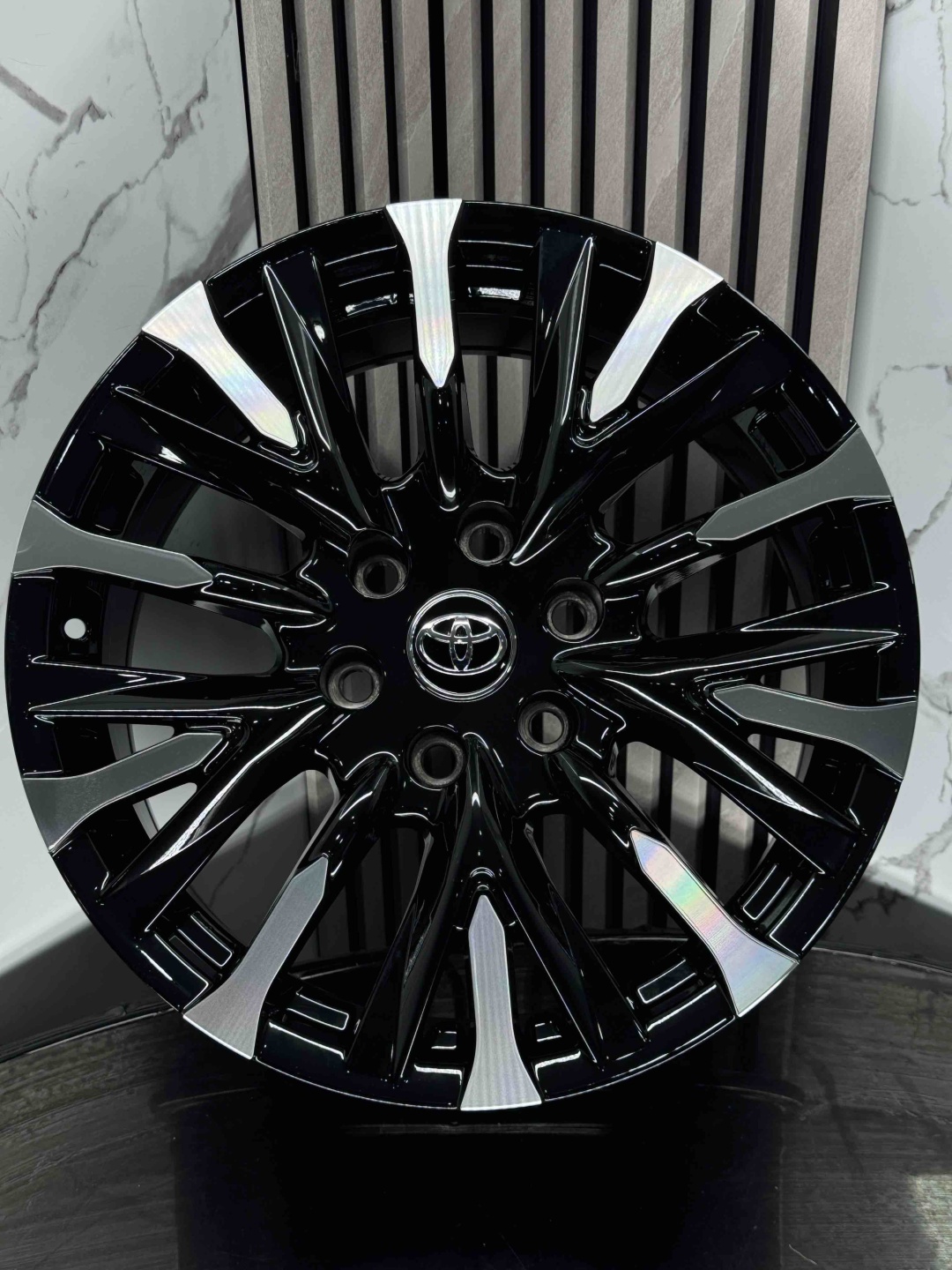 Top Grade toyota h3438df 8x18/6x130 D75 ET40 4 диска черный, серебристый
