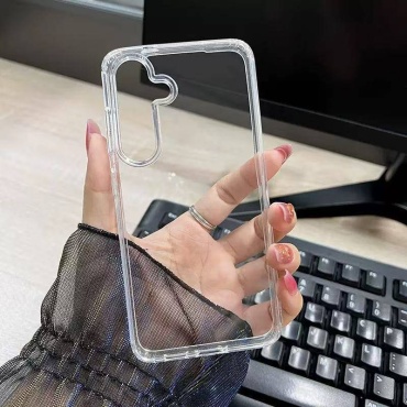 Чехол Spigen для Samsung Galaxy S24 прозрачный