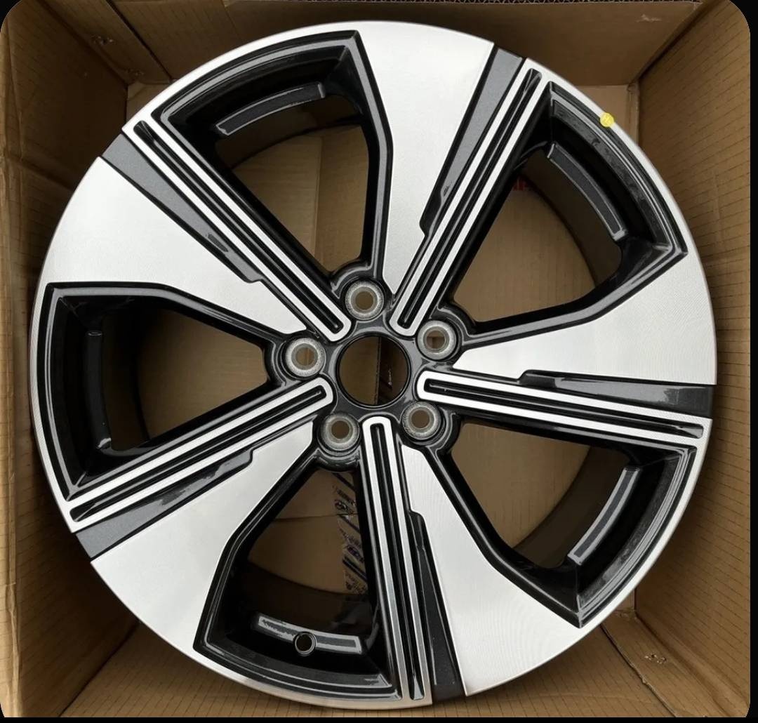 Changan 574 7x19/5x114.3 D60.1 ET42 4 диска черный, серебристый