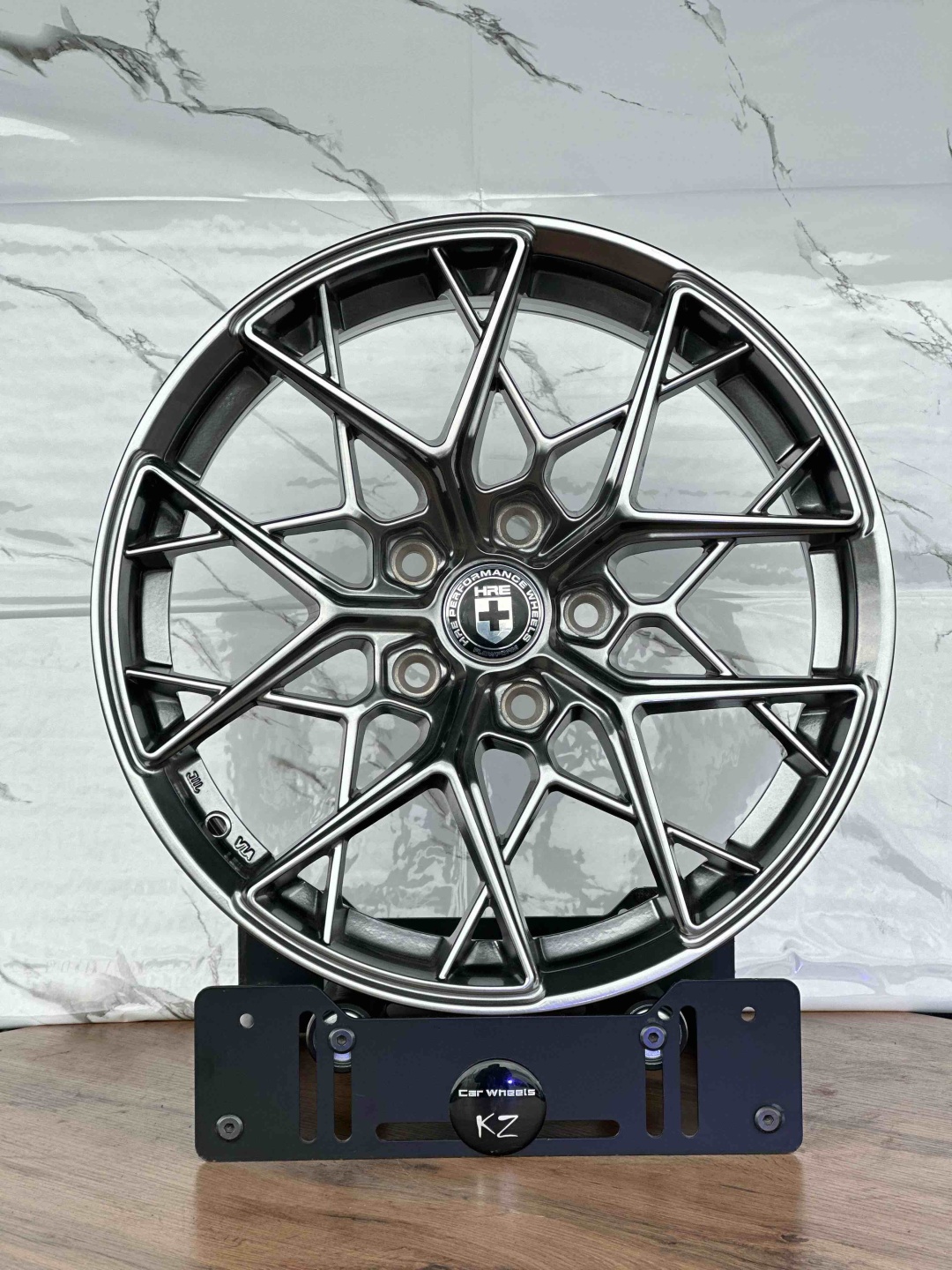 HRE HP754 7.5x17/5x114.3 D73.1 ET35 4 диска графит