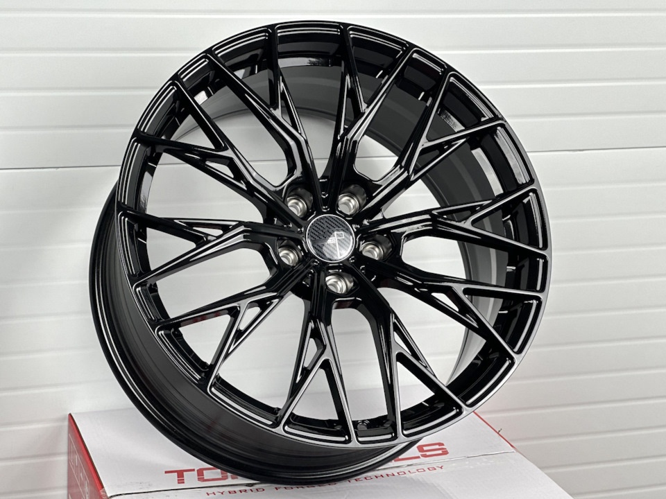 RNO 013A 8.5x19/5x114.3 D73.1 ET35 4 диска черный