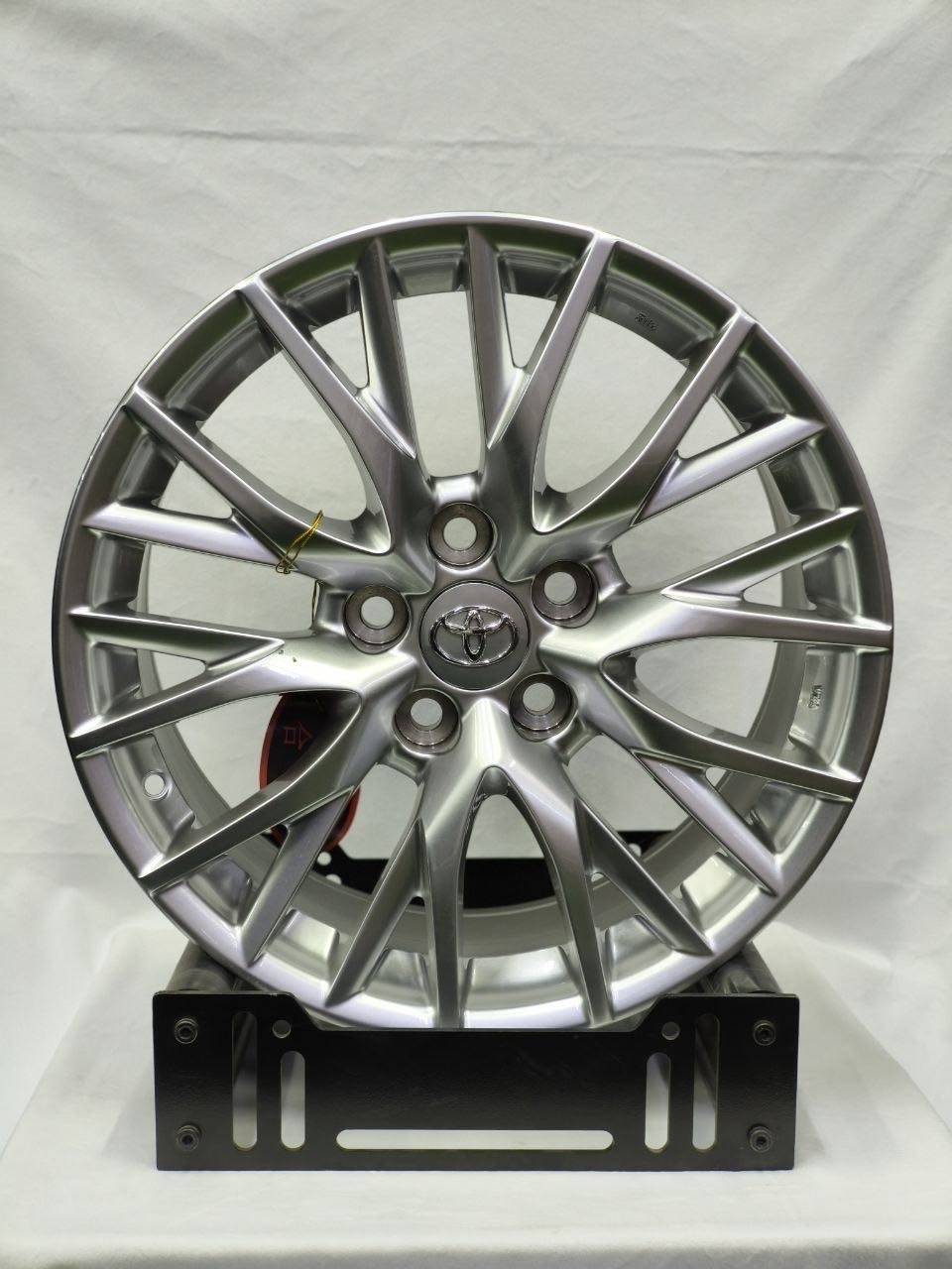 RNO 1260 7x17/5x114.3 D60.1 ET45 4 диска серебристый