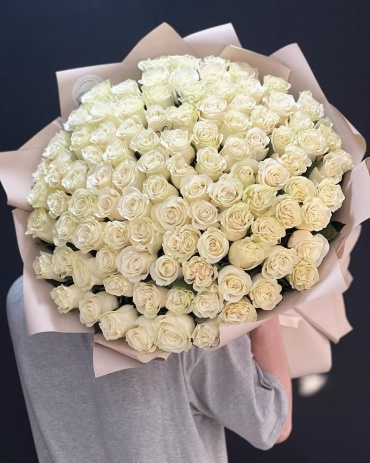 Bestflowers моно-букет в оформлении роза 101 шт 60 см