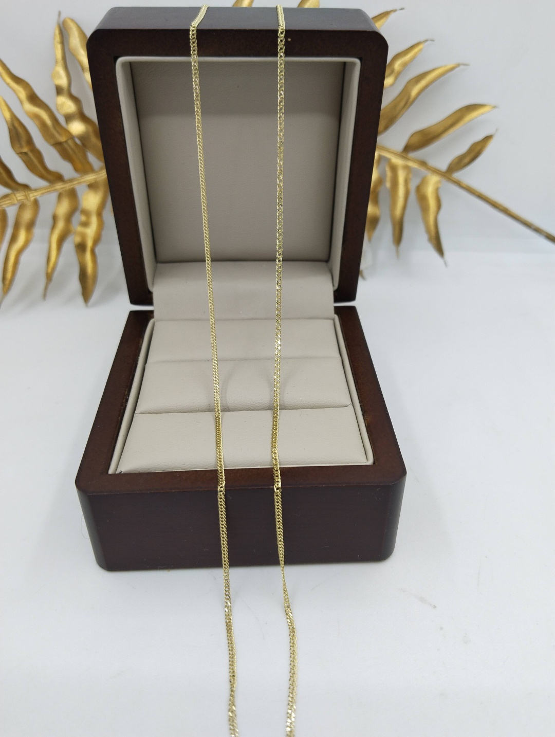 Dinara Gold NR 3025 длина 45 см, вес 1.67 г золото, плетение бисмарк