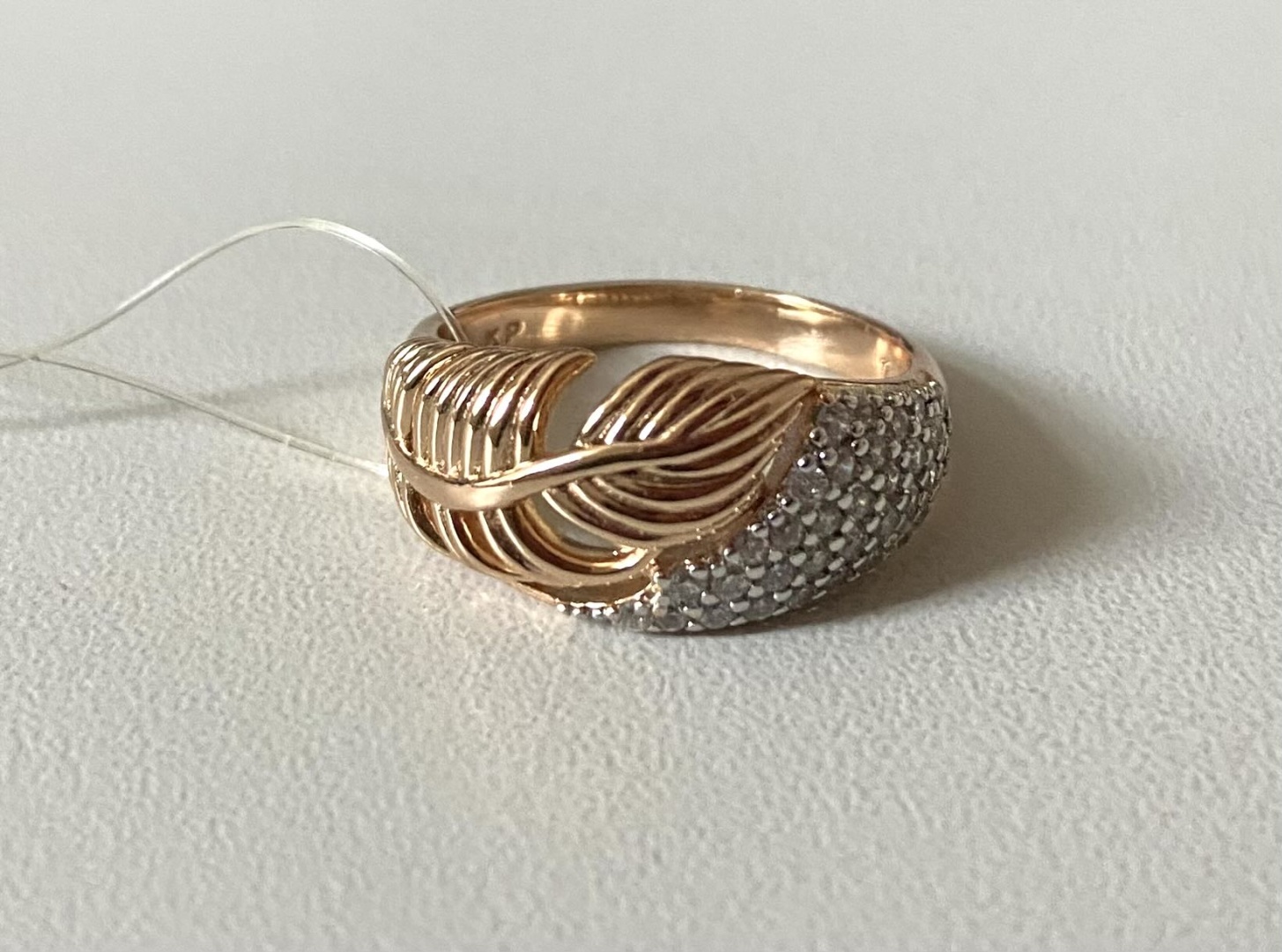 Кольцо SILVA Jewelry 1640088113 размер 17 медицинское золото, стразы, золотистый