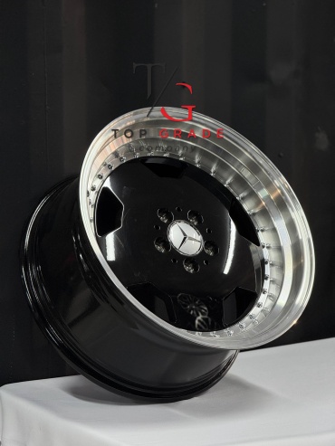 Mercedes-Benz 9022 8/9x18/5x112 D66.6 ET35 4 диска черный, серебристый